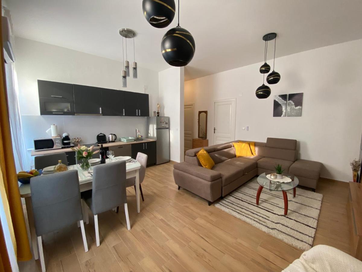 Apartman Andela Pula Centar Ngoại thất bức ảnh