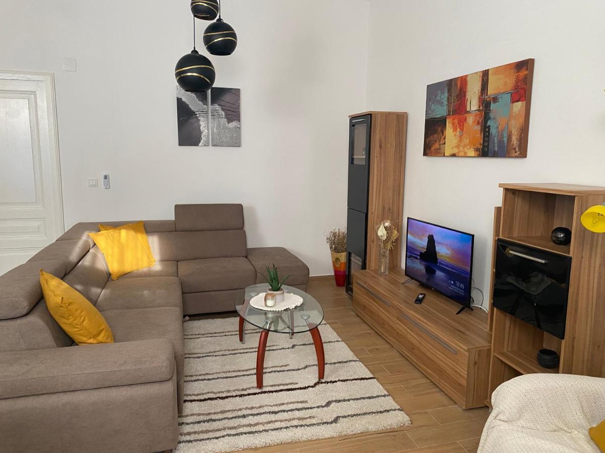 Apartman Andela Pula Centar Ngoại thất bức ảnh